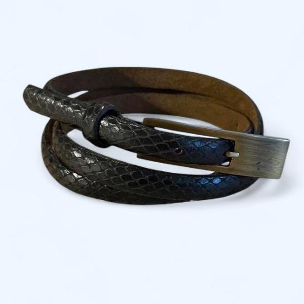 Black leather snakeskin‎ skinny belt with brass buckle